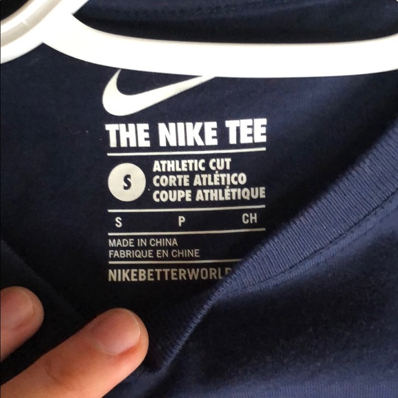 Nike T-shirt - Picture 2 of 2